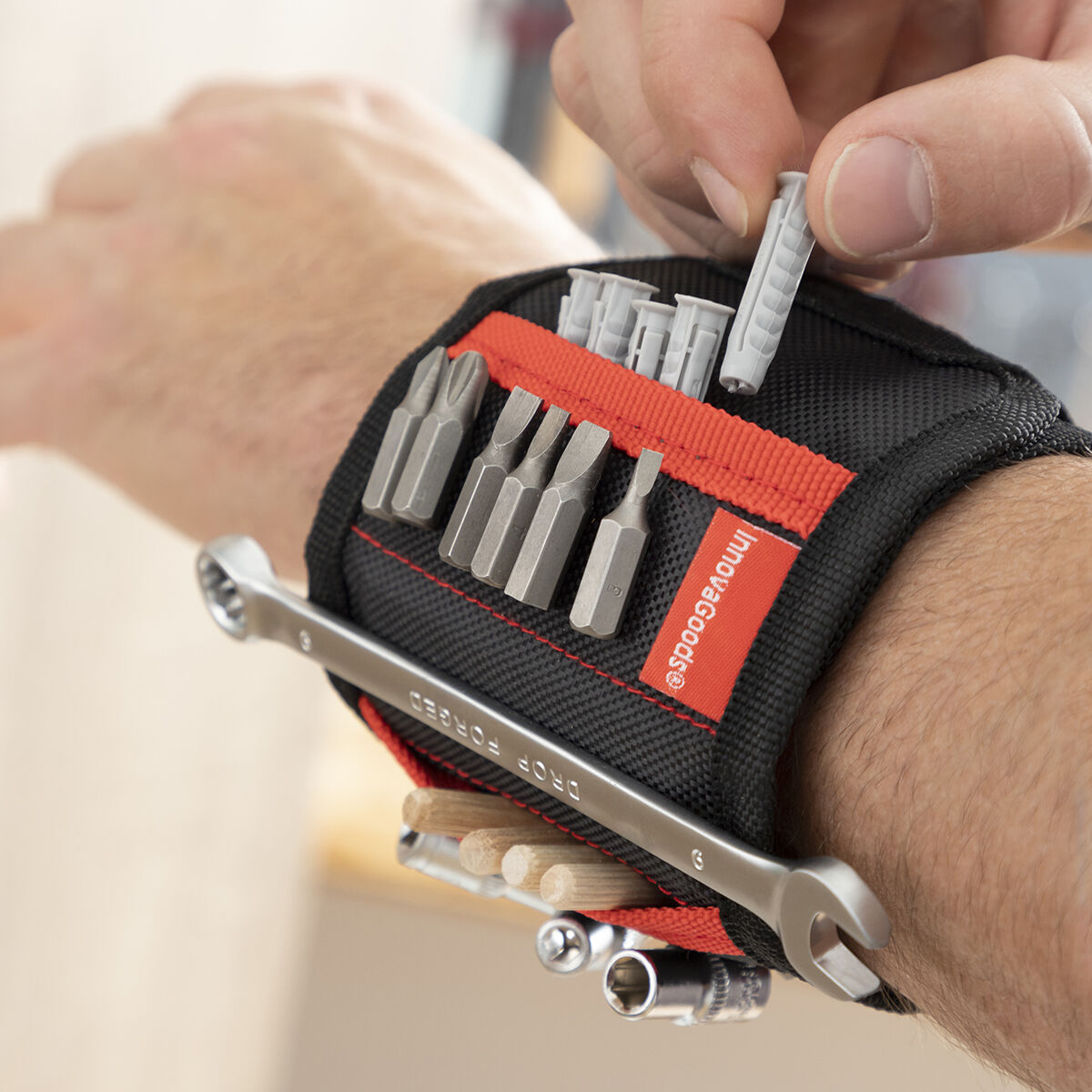 Magnetiskt armband för hemmaprojektet WrisTool InnovaGoods - 27