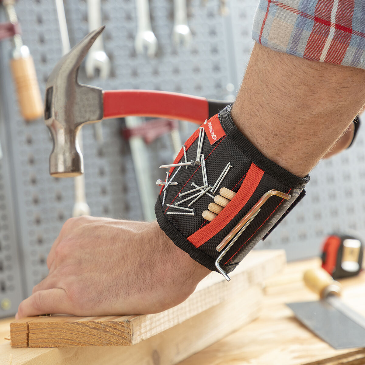 Magnetiskt armband för hemmaprojektet WrisTool InnovaGoods - 37