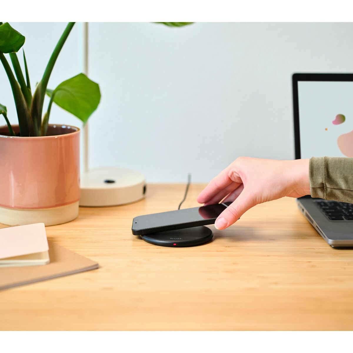 Trådlös laddare Trust 24784 Svart USB-C 15 W - 4
