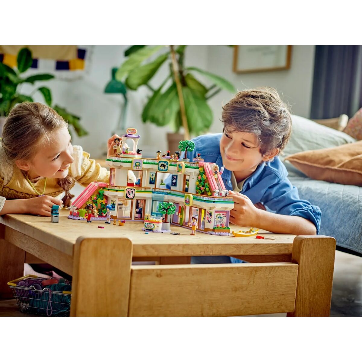 Playset Lego 42604 Heartlike city  shopping mall - 4