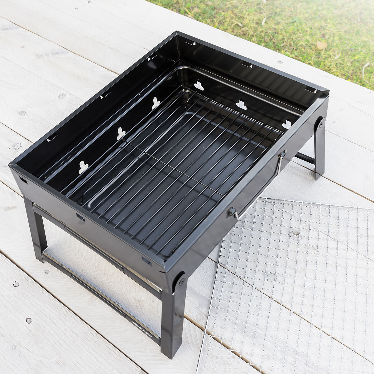 Hopfällbar bärbar kolgrill för användning med träkol BearBQ InnovaGoods - 14
