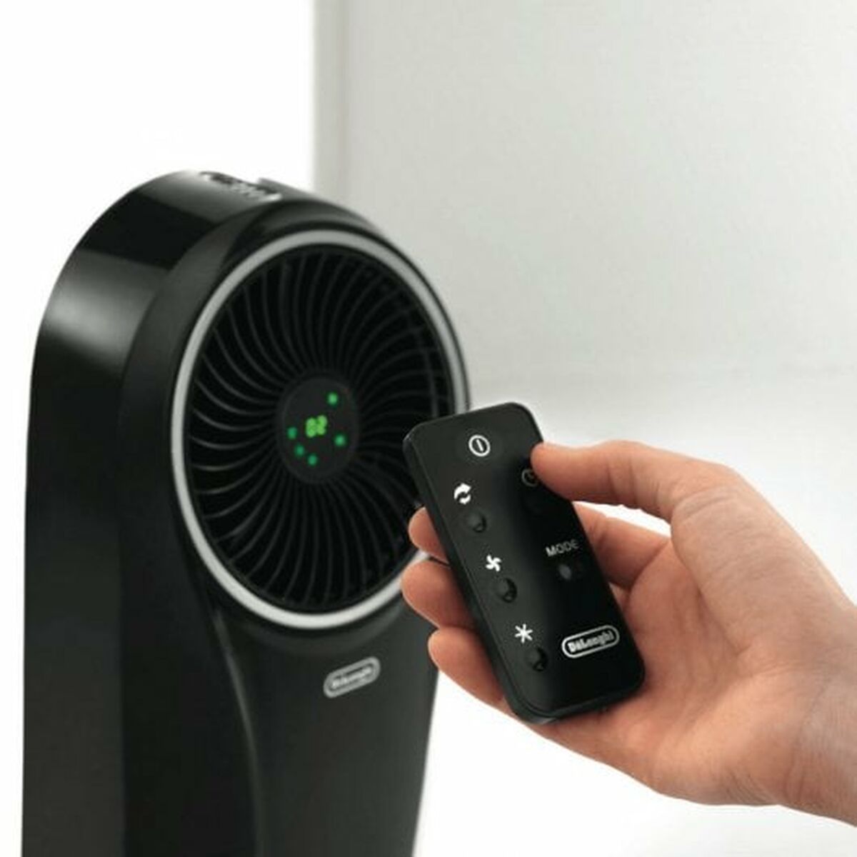 Portable Evaporative Air Cooler DeLonghi EV-250BK 70 W Svart 4,5 L - 12