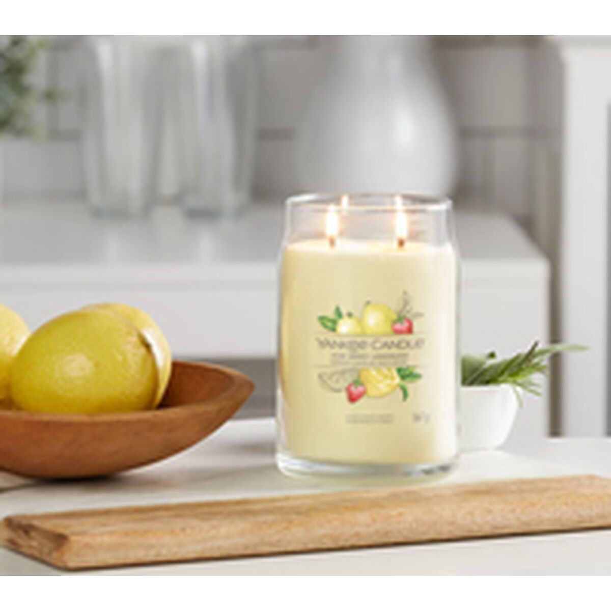 Doftljus Yankee Candle Iced Berry Lemonade 567 g - 4