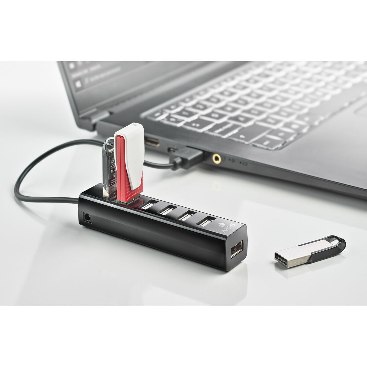 USB-HUB NGS IHUB7 TINY Svart - 3