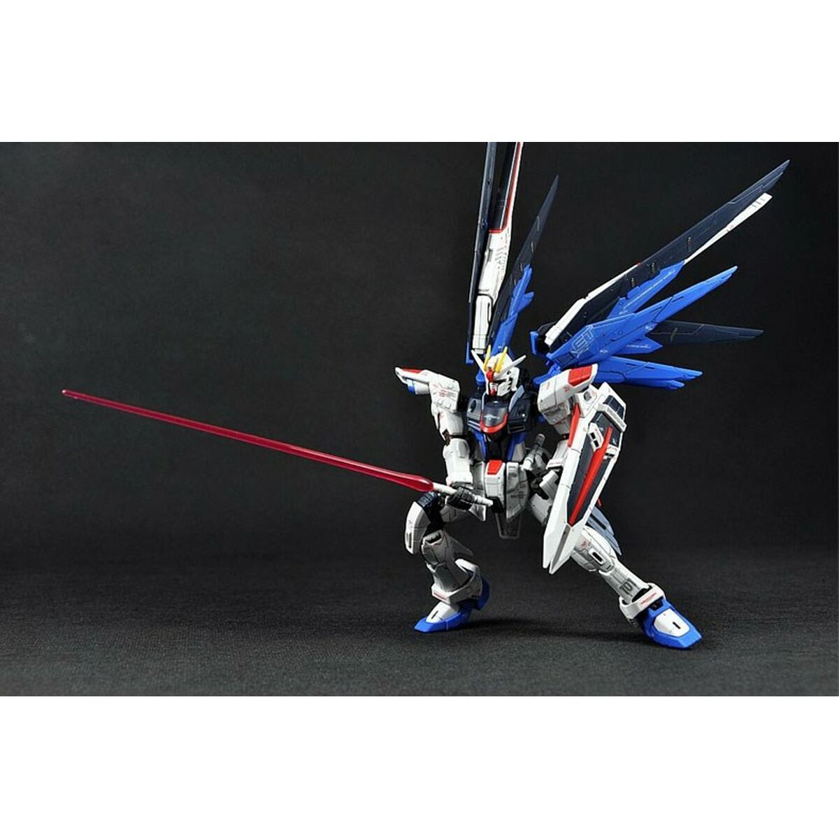 Prydnadsfigur Bandai FREEDOM GUNDAM - 7