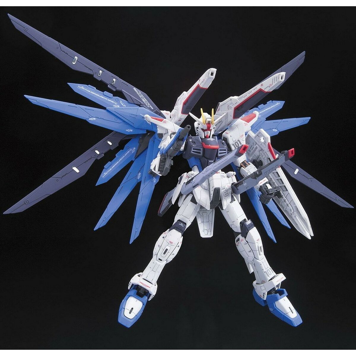 Prydnadsfigur Bandai FREEDOM GUNDAM - 3