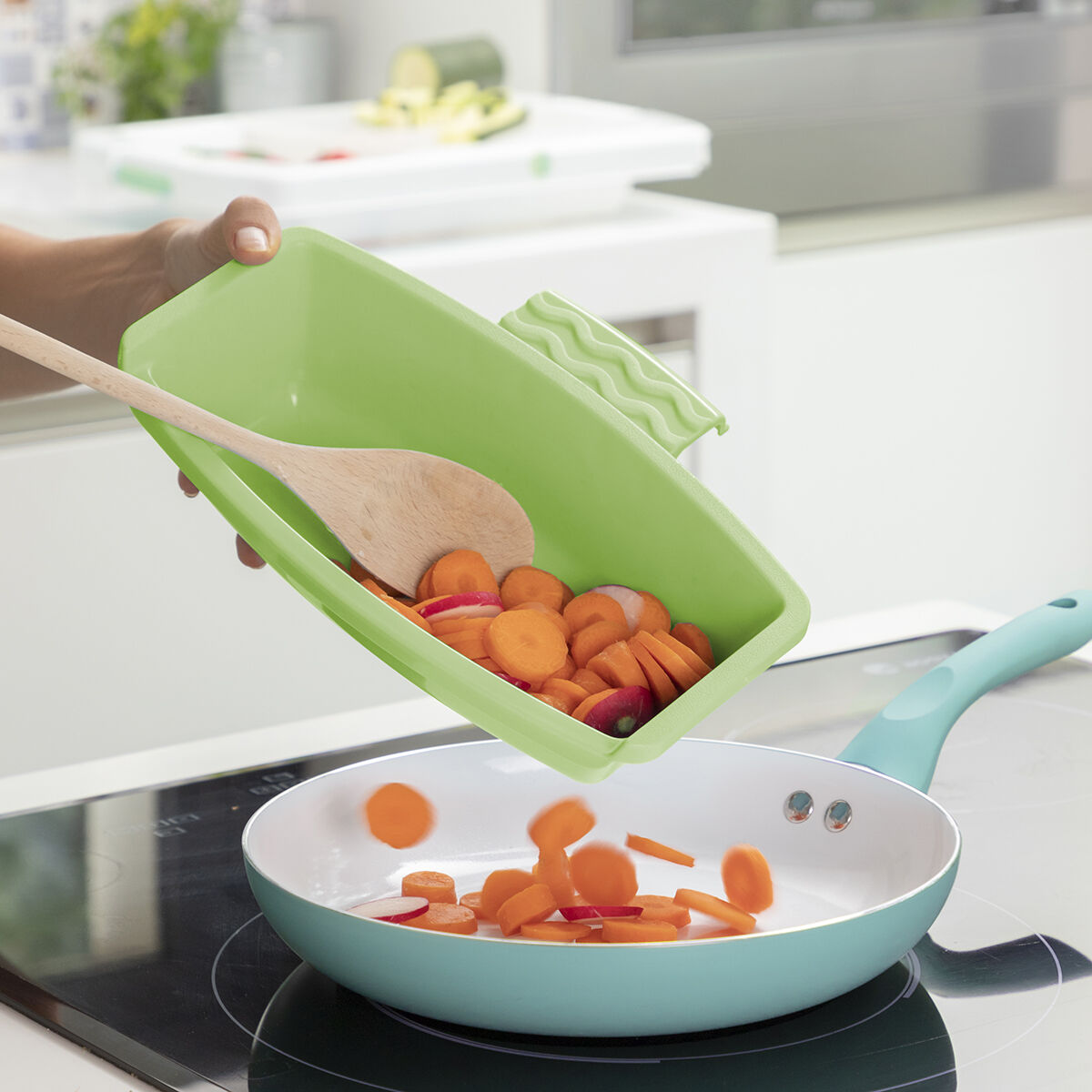 Utdragbar skärbräda 3-i-1 med fack, behållare och bottenventil PractiCut InnovaGoods - 33