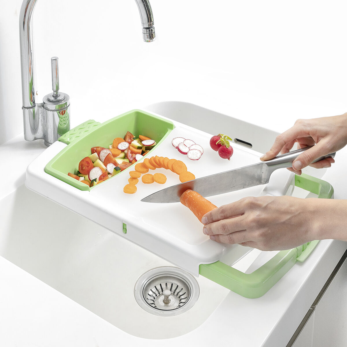 Utdragbar skärbräda 3-i-1 med fack, behållare och bottenventil PractiCut InnovaGoods - 25