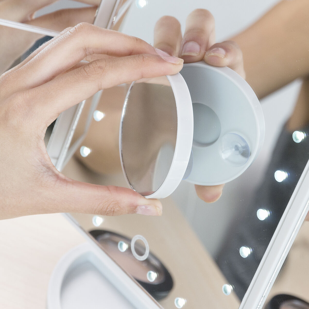 Förstorande Spegel med LED 4-in-1 Ledflect InnovaGoods - 27
