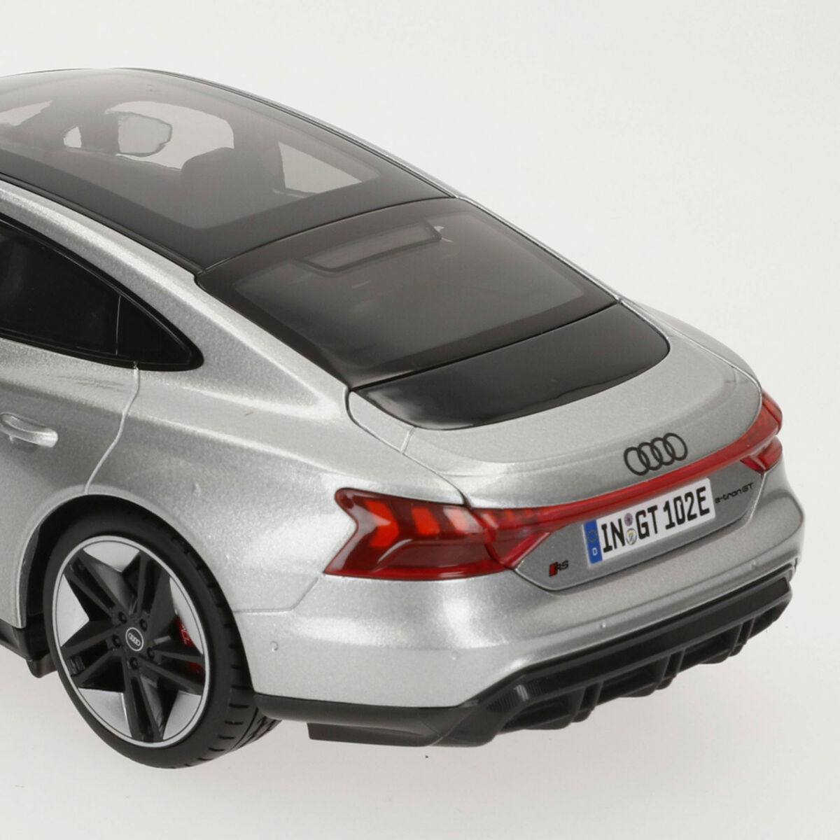Bil Bburago GT-Audi RS E-TRON GT 2022 1:18 - 5