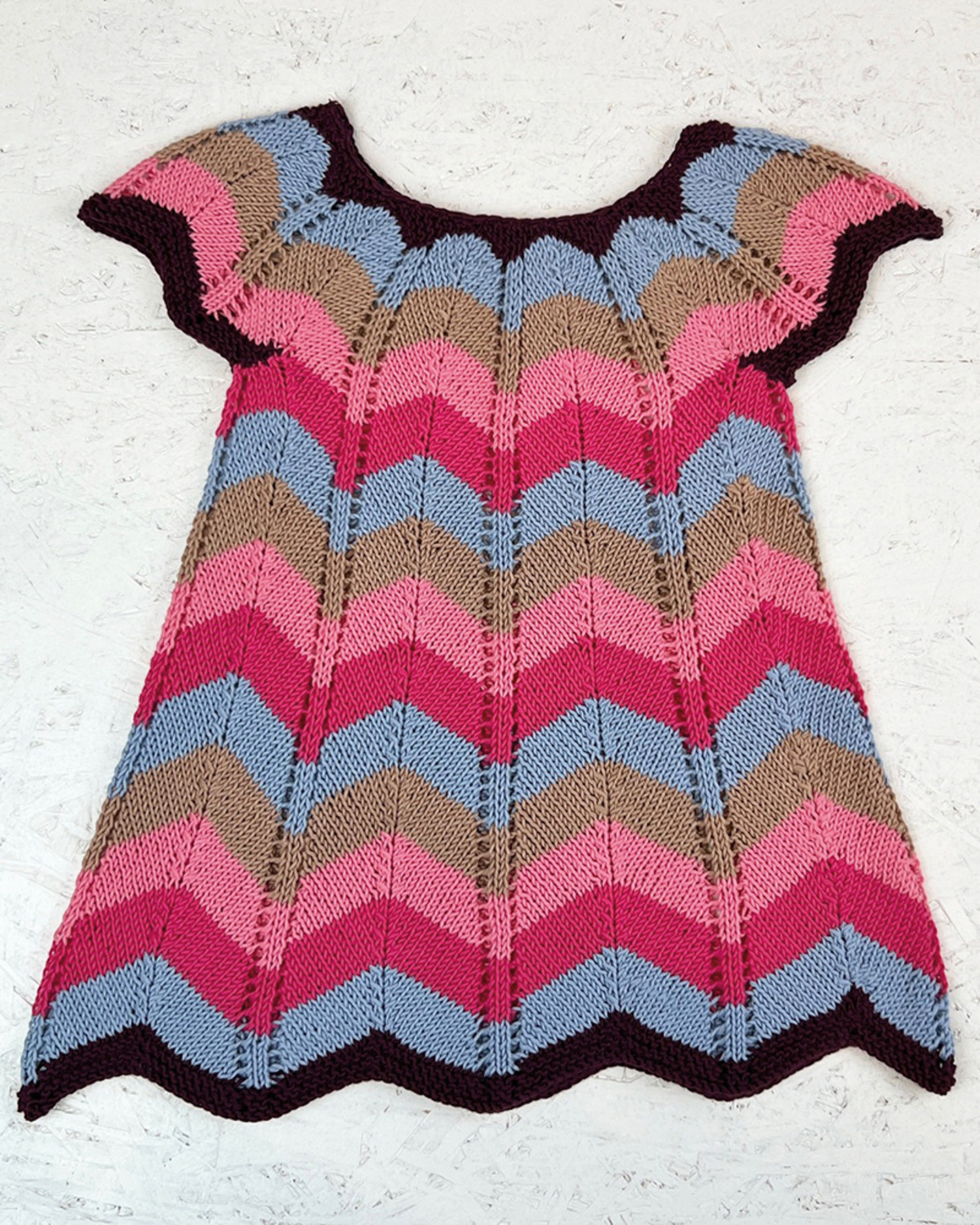 1392 Zigzag klänning Barn 2-10 år - 2