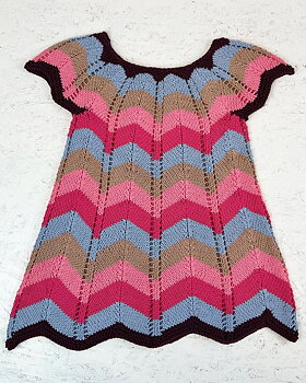 1392 Zigzag klänning Barn 2-10 år