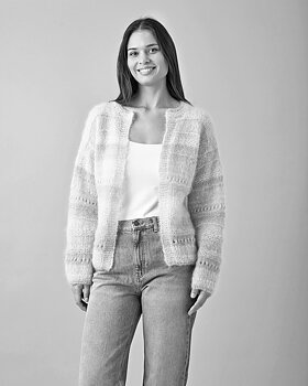 Sticka kofta i Bella - cardigan i varma pasteller (Digitalt)