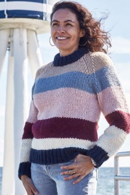 899403 Raglansweater med ränder i Betty