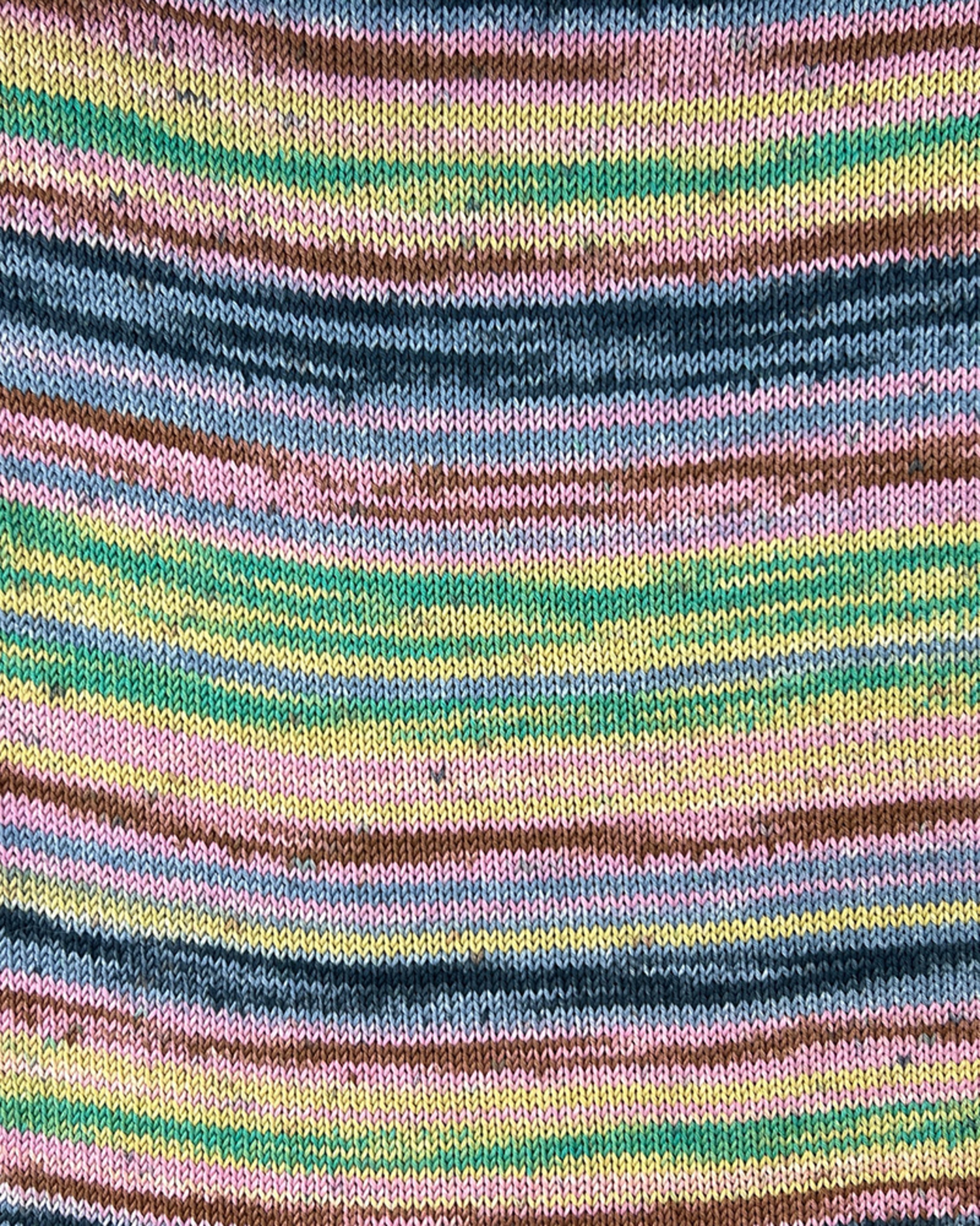 maja color i lollipop färgen uppstickad