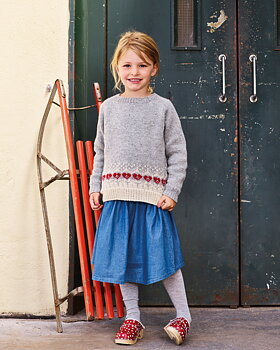 Barntröja med rad av hjärtan i Emma, barn 2-12 år