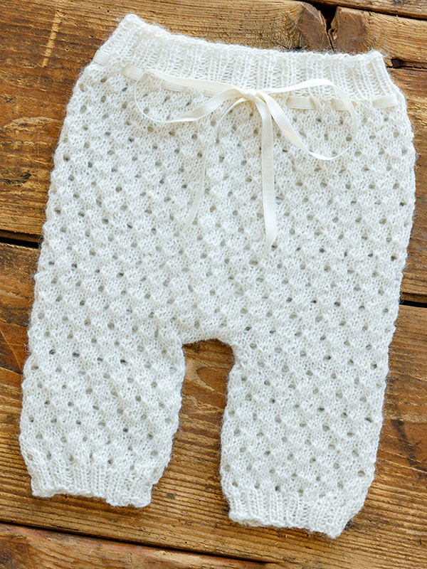 Babybyxor med hålmönster i SOFT