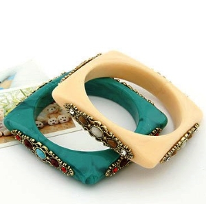 ARMBAND