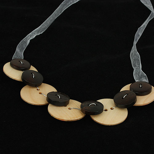Halsband av knappar - 4