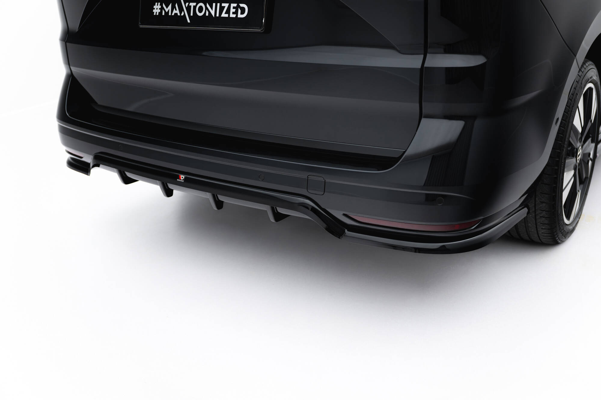 REAR SPLITTER (WITH VERTICAL BARS) SUITABLE FOR VOLKSWAGEN MULTIVAN LONG T7 – MAXTON DESIGN - 5