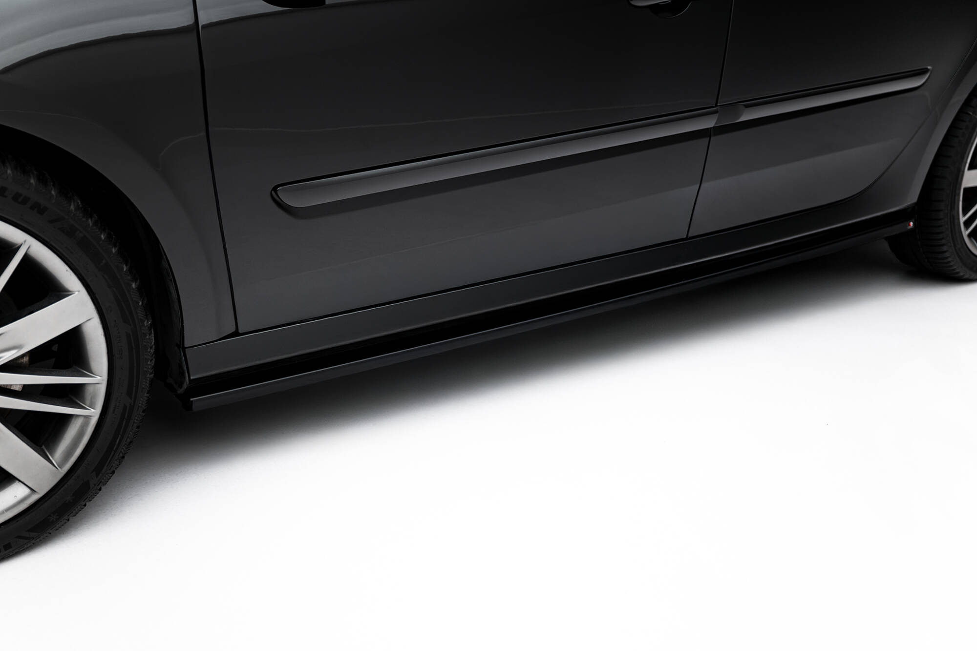 SIDE SKIRTS DIFFUSERS SUITABLE FOR RENAULT LAGUNA HATCHBACK GT MK3 – MAXTON DESIGN - 2