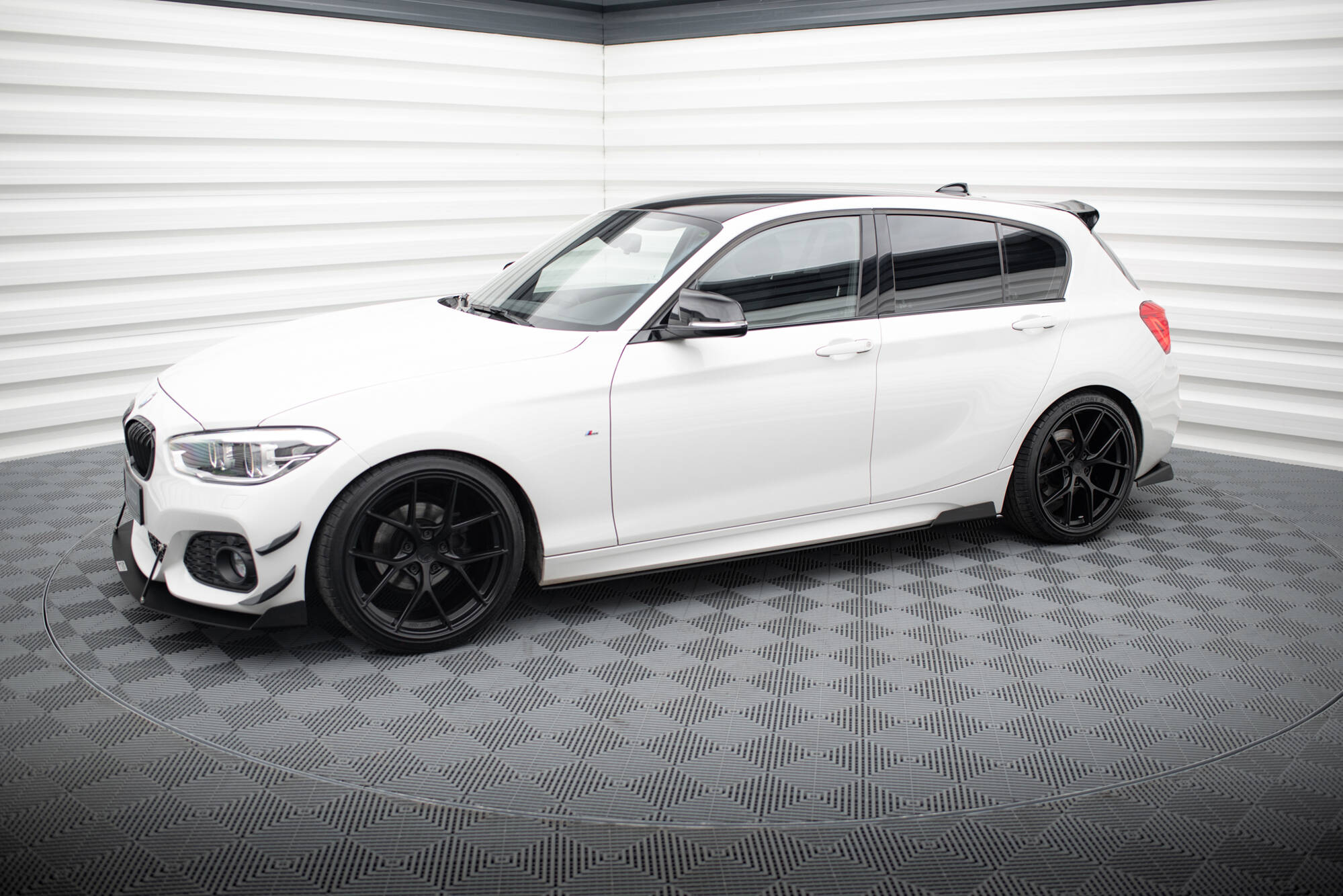 Racing Side Skirts Diffusers BMW 1 F21 M135i / M140i / M-Pack - 2