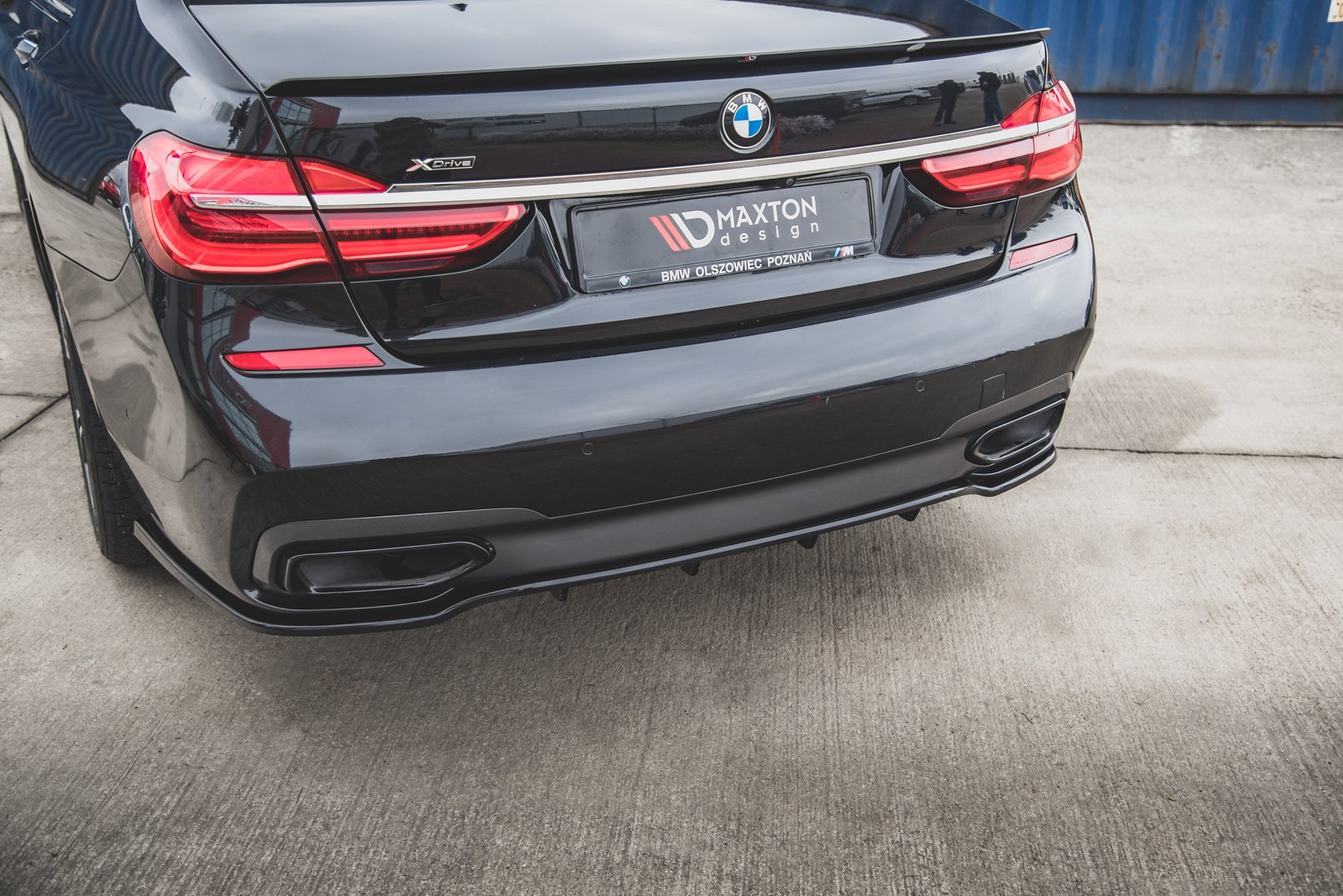 Central Rear Splitter (Vertical Bars) BMW 7 M-Pack G11 - 4