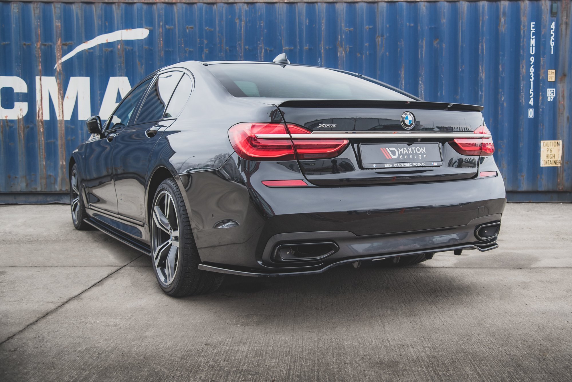 Central Rear Splitter (Vertical Bars) BMW 7 M-Pack G11 - 2