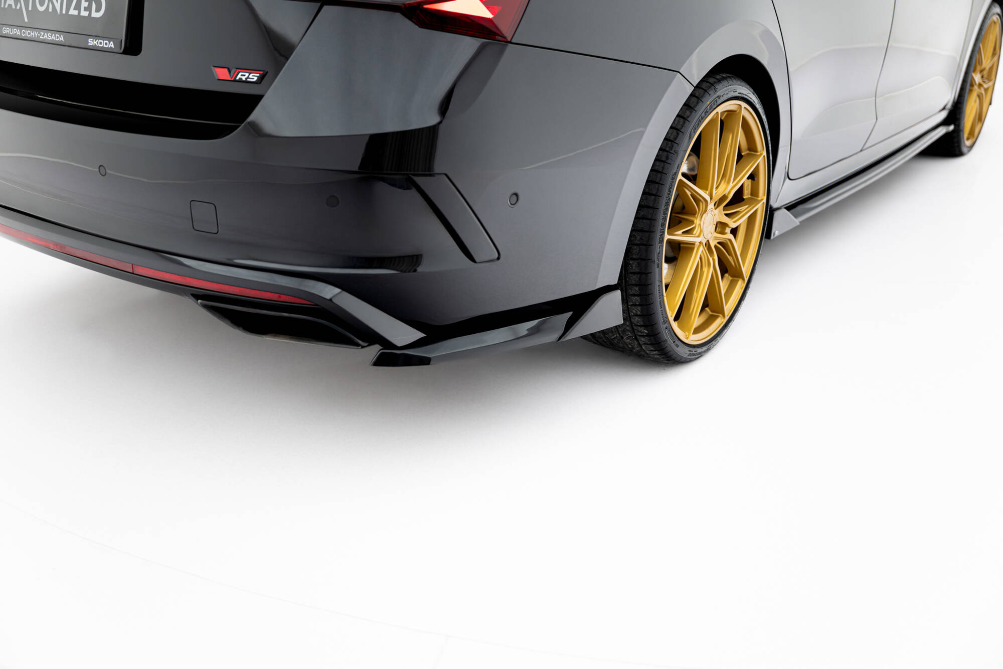 REAR SIDE SPLITTERS V.6 SUITABLE FOR SKODA OCTAVIA RS LIFTBACK / COMBI MK4 / MK4 FACELIFT – MAXTON DESIGN - 3