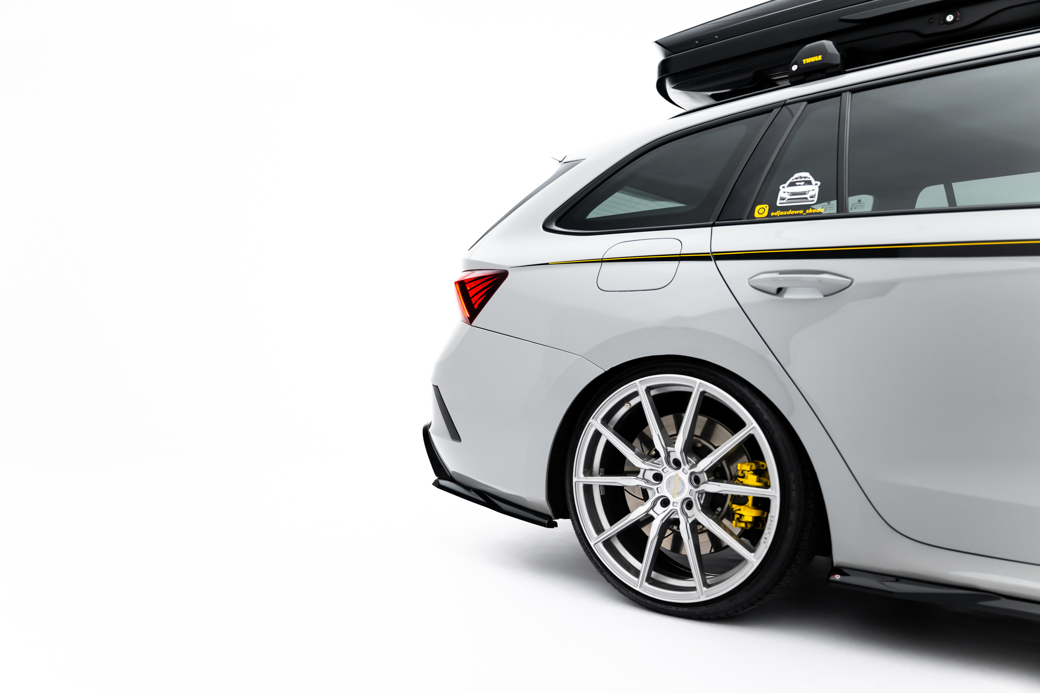 REAR SIDE SPLITTERS V.7 SUITABLE FOR SKODA OCTAVIA RS LIFTBACK / COMBI MK4 – MAXTON DESIGN - 3