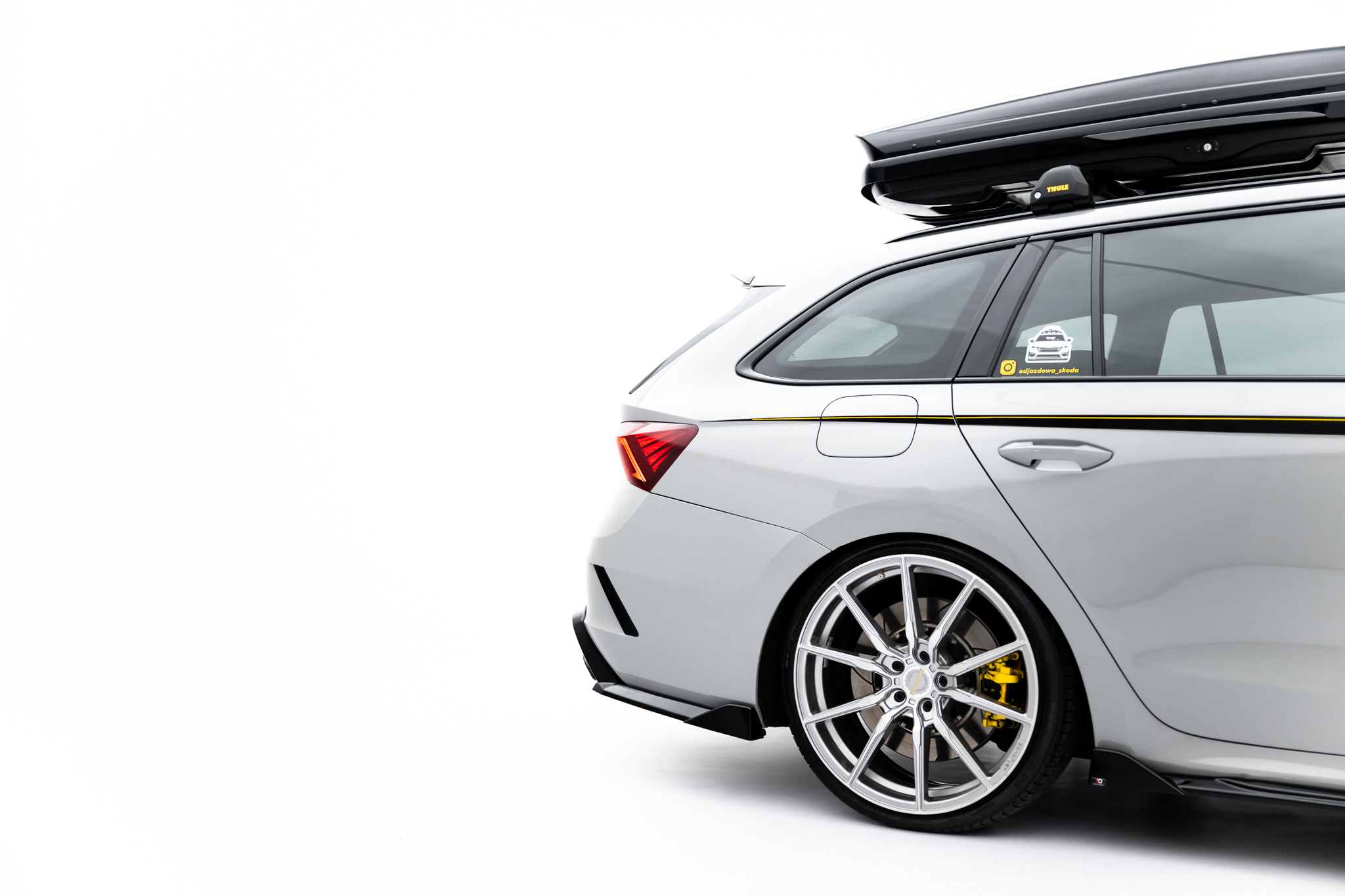 REAR SIDE SPLITTERS V.8 SUITABLE FOR SKODA OCTAVIA RS LIFTBACK / COMBI MK4 – MAXTON DESIGN - 2