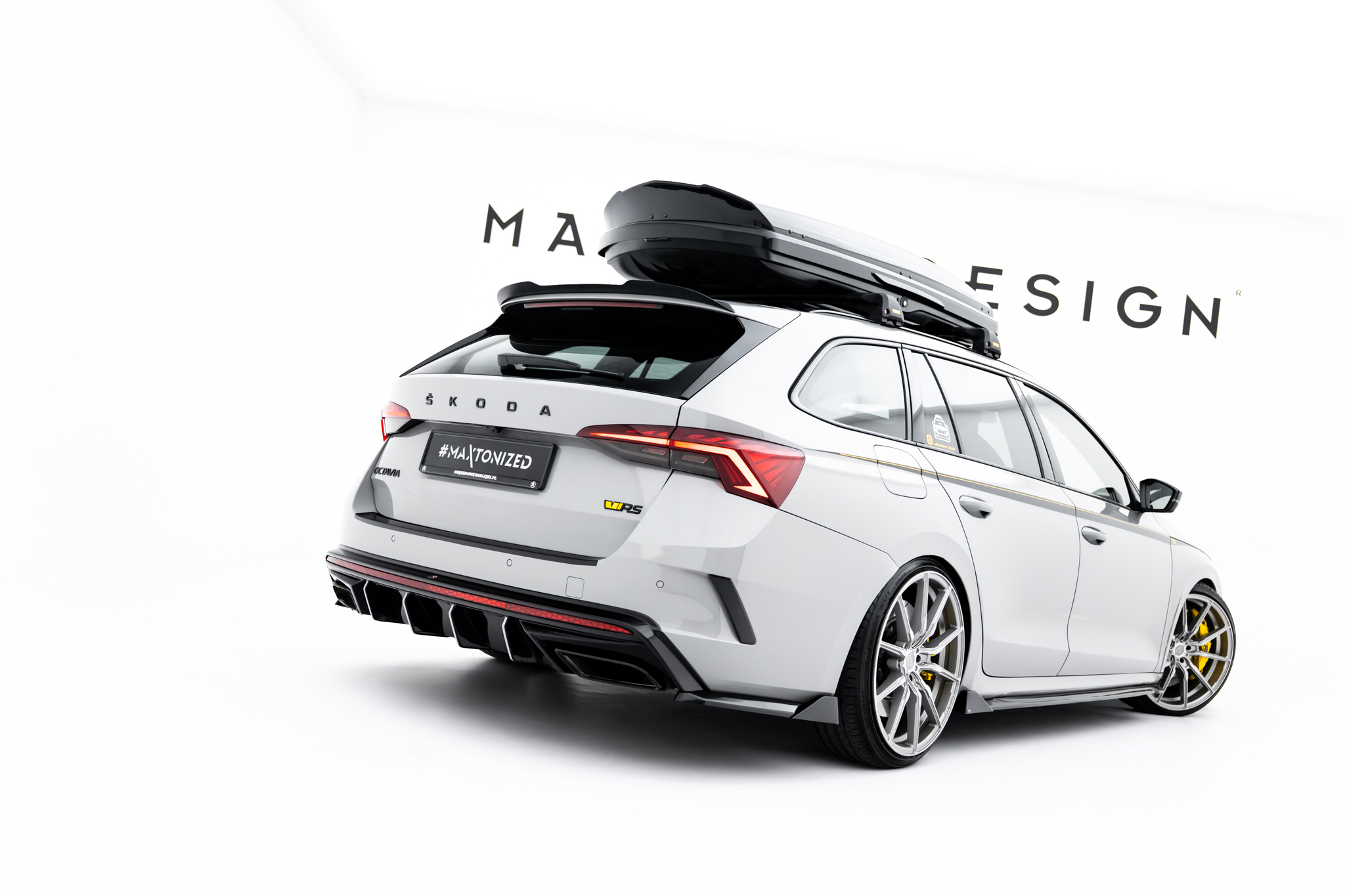 REAR SIDE SPLITTERS V.8 SUITABLE FOR SKODA OCTAVIA RS LIFTBACK / COMBI MK4 – MAXTON DESIGN