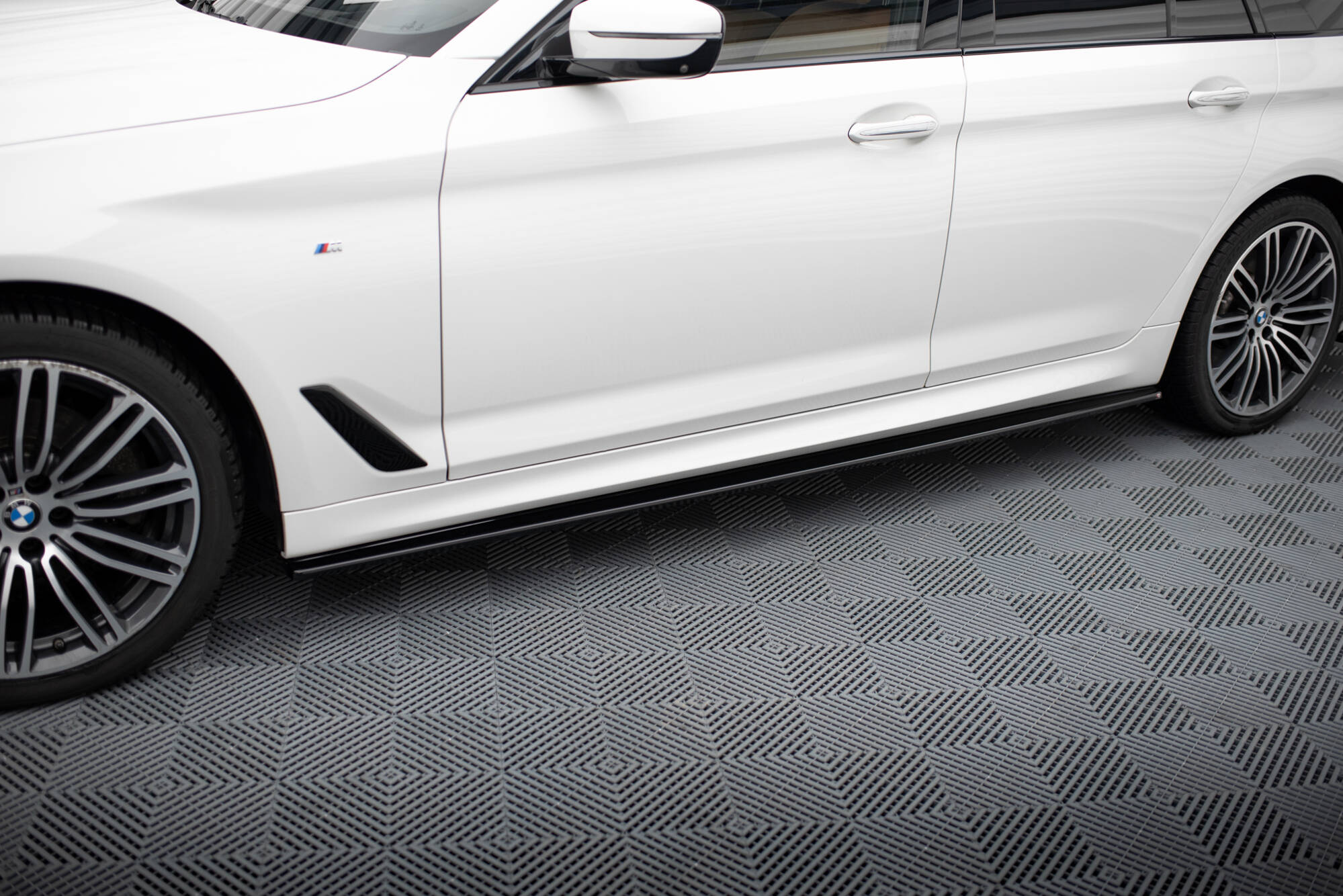Side Skirts Splitters BMW 5 G30 / G31 M-Sport - 3