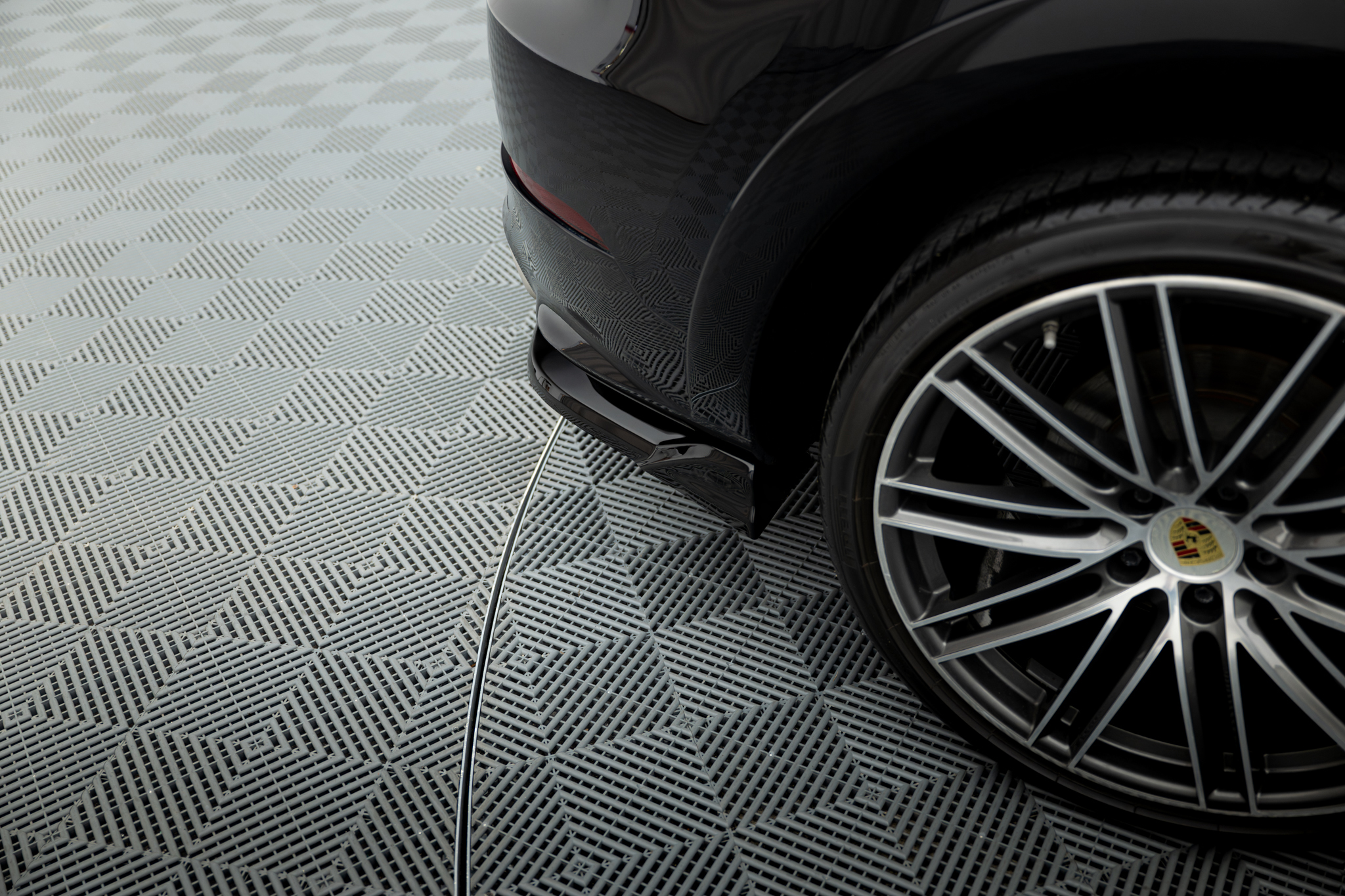 REAR SIDE SPLITTERS SUITABLE FOR PORSCHE CAYENNE SPORT DESIGN SUV / COUPE MK3 – MAXTON DESIGN