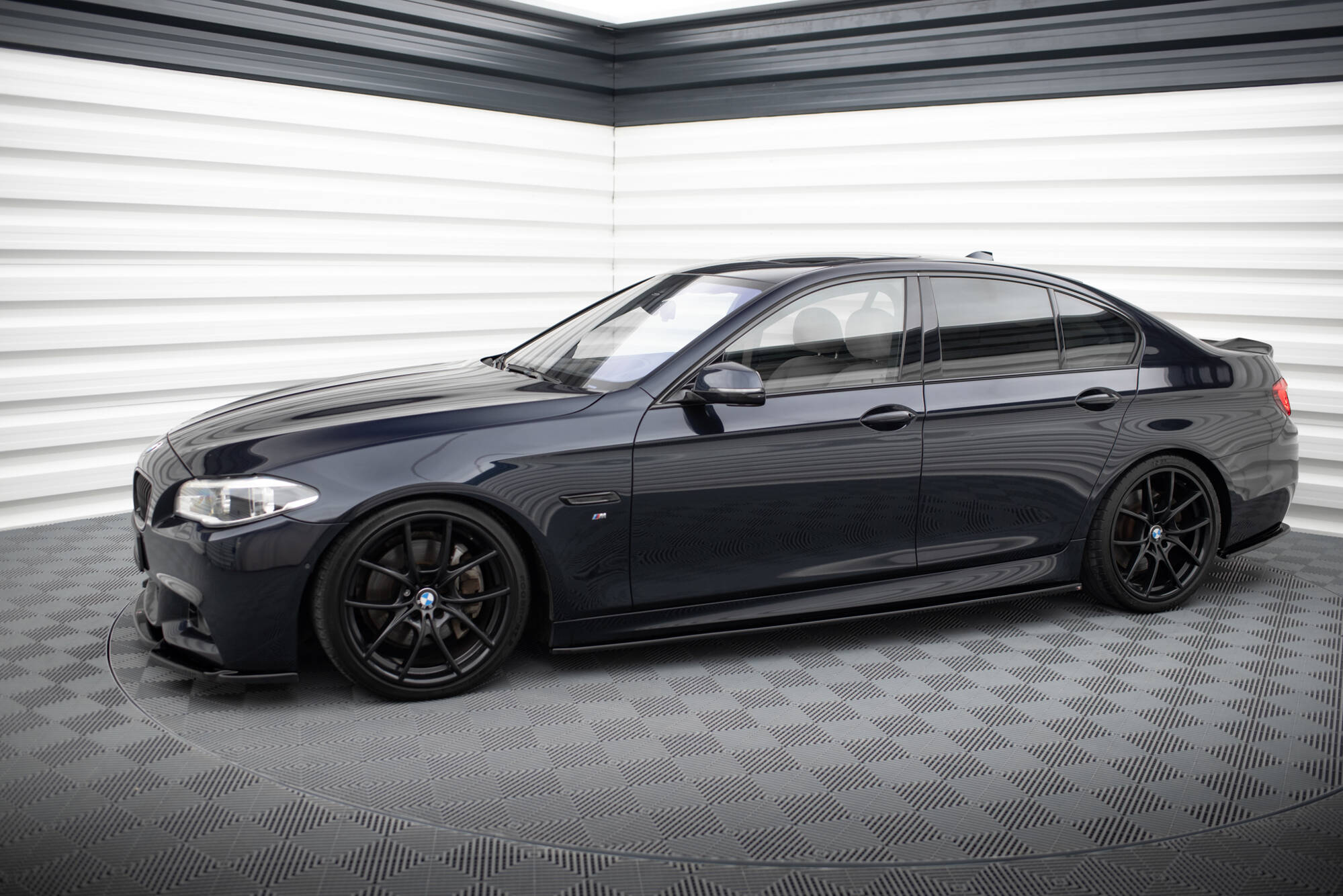 Side Skirts Diffusers V.2 BMW 5 F10 / F11 M-Pack / M5 - 3