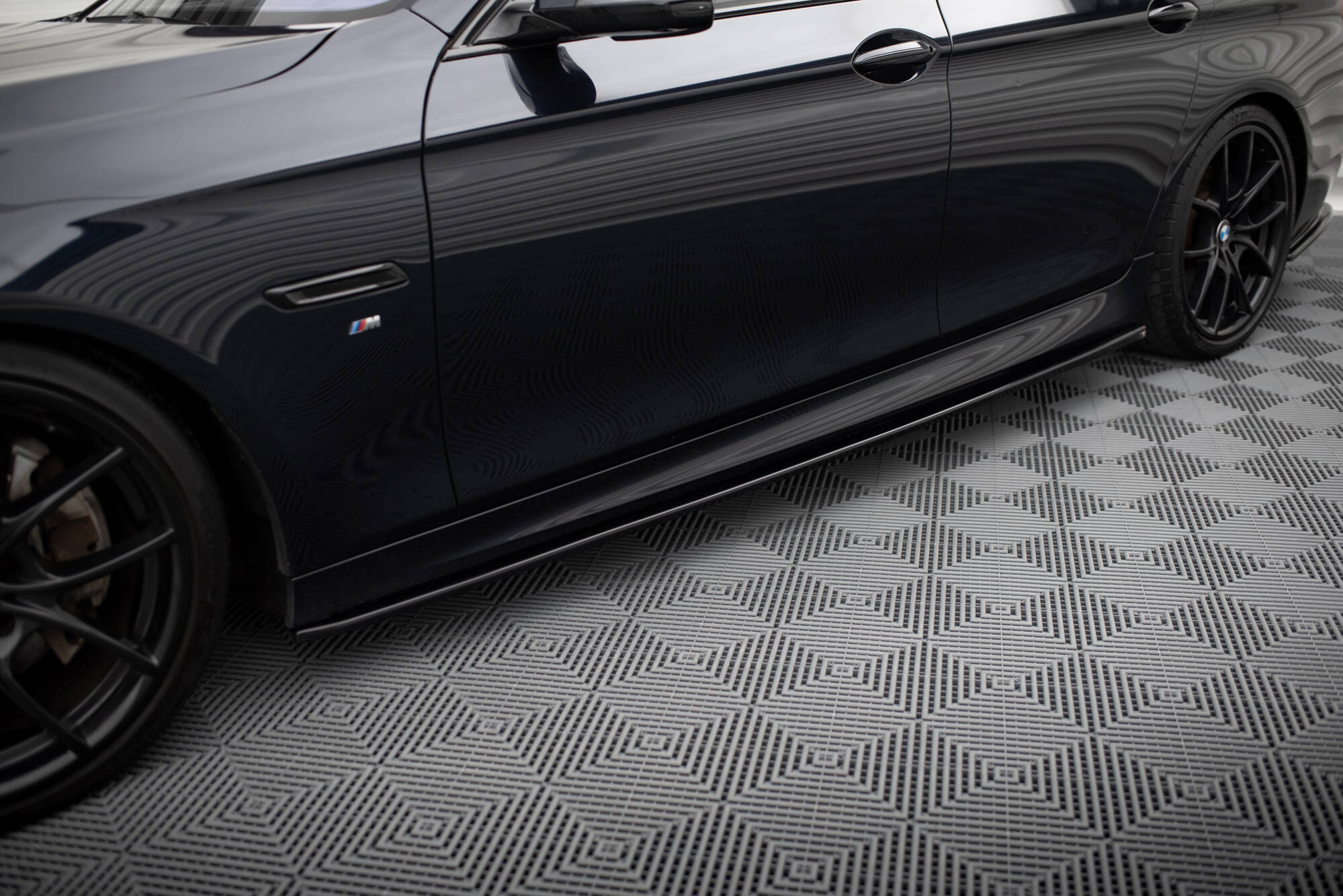 Side Skirts Diffusers V.2 BMW 5 F10 / F11 M-Pack / M5 - 4