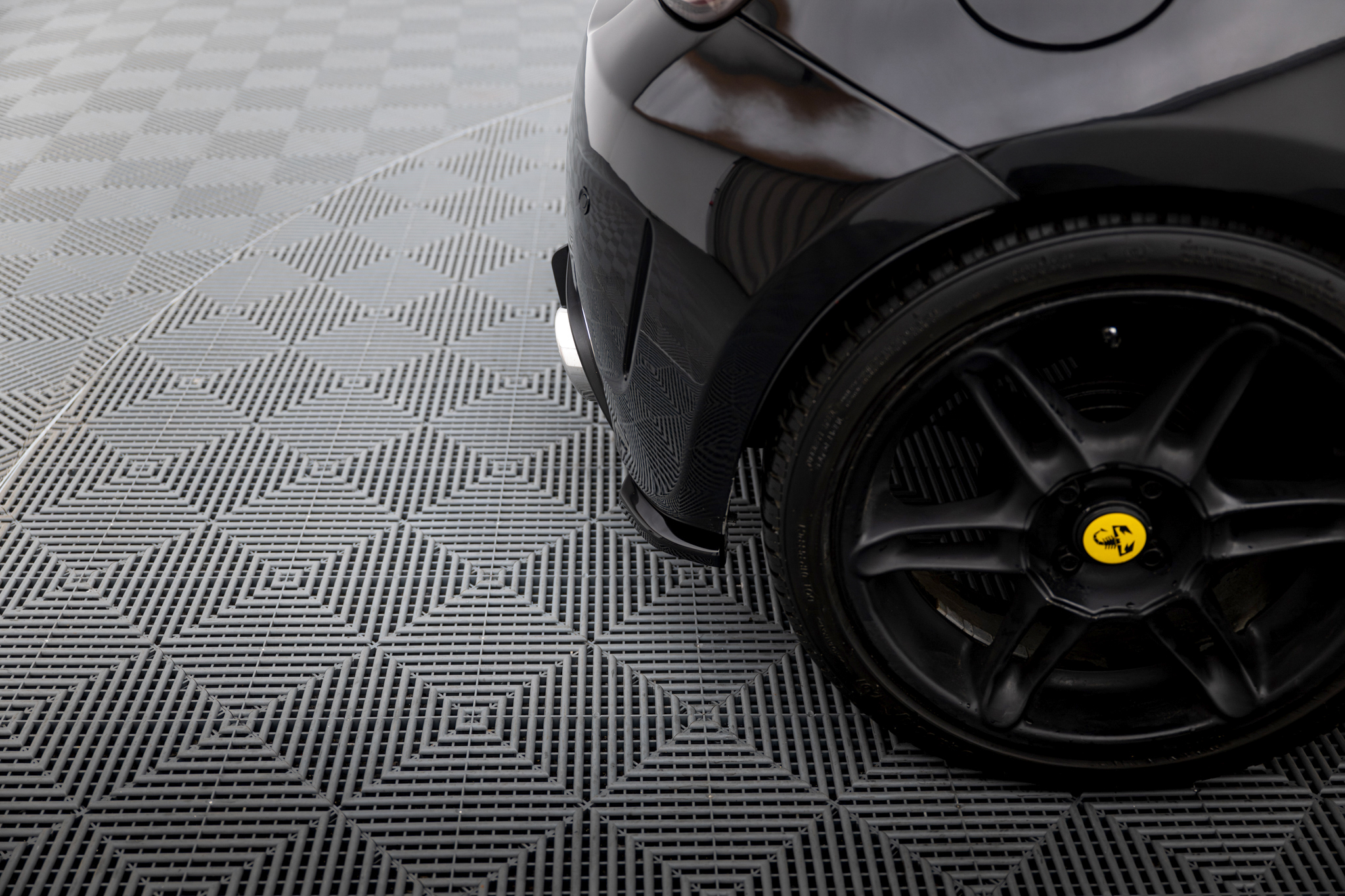 REAR SIDE SPLITTERS V.2 SUITABLE FOR ABARTH 500 MK1 – MAXTON DESIGN