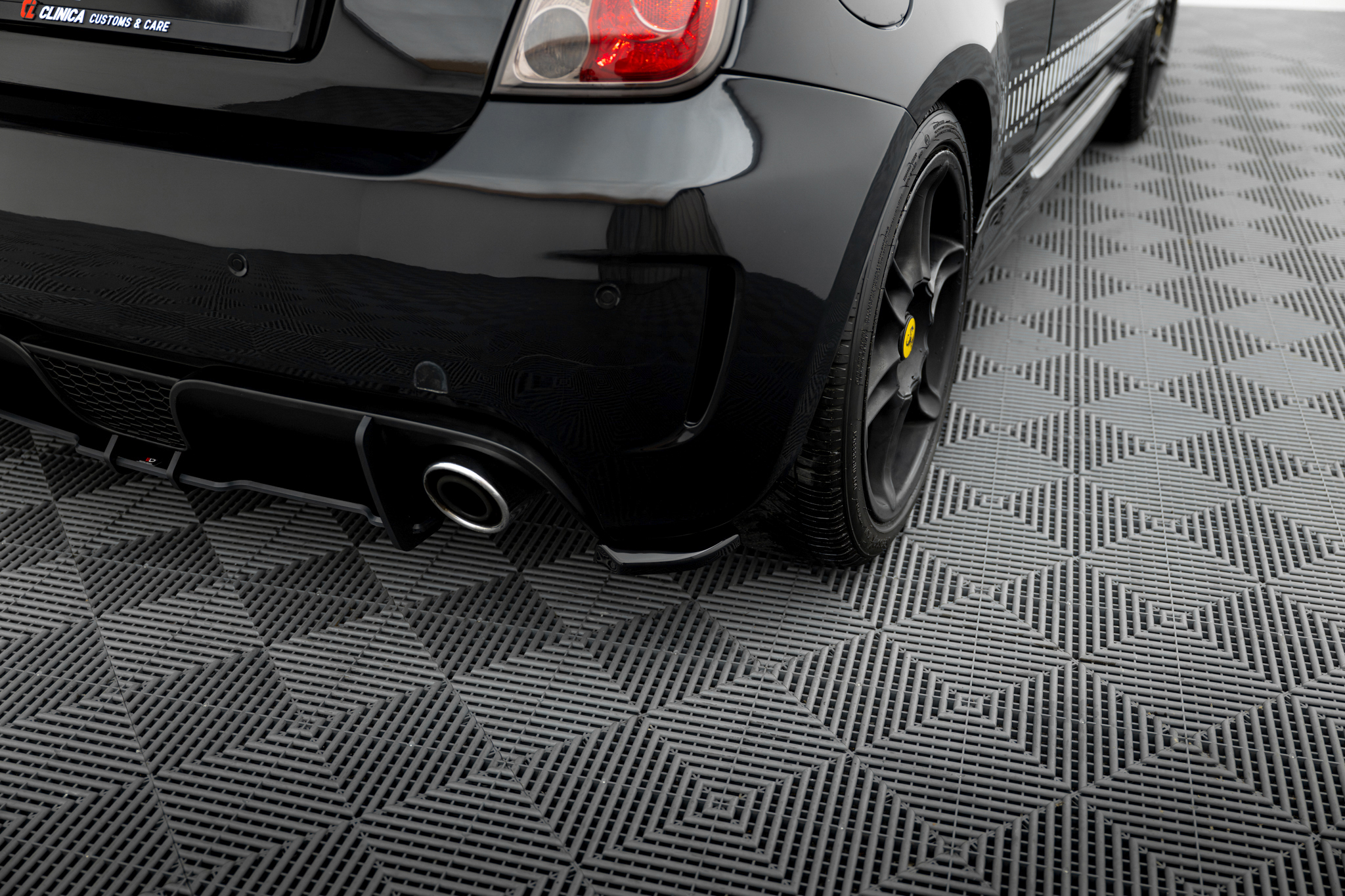 REAR SIDE SPLITTERS V.2 SUITABLE FOR ABARTH 500 MK1 – MAXTON DESIGN - 2