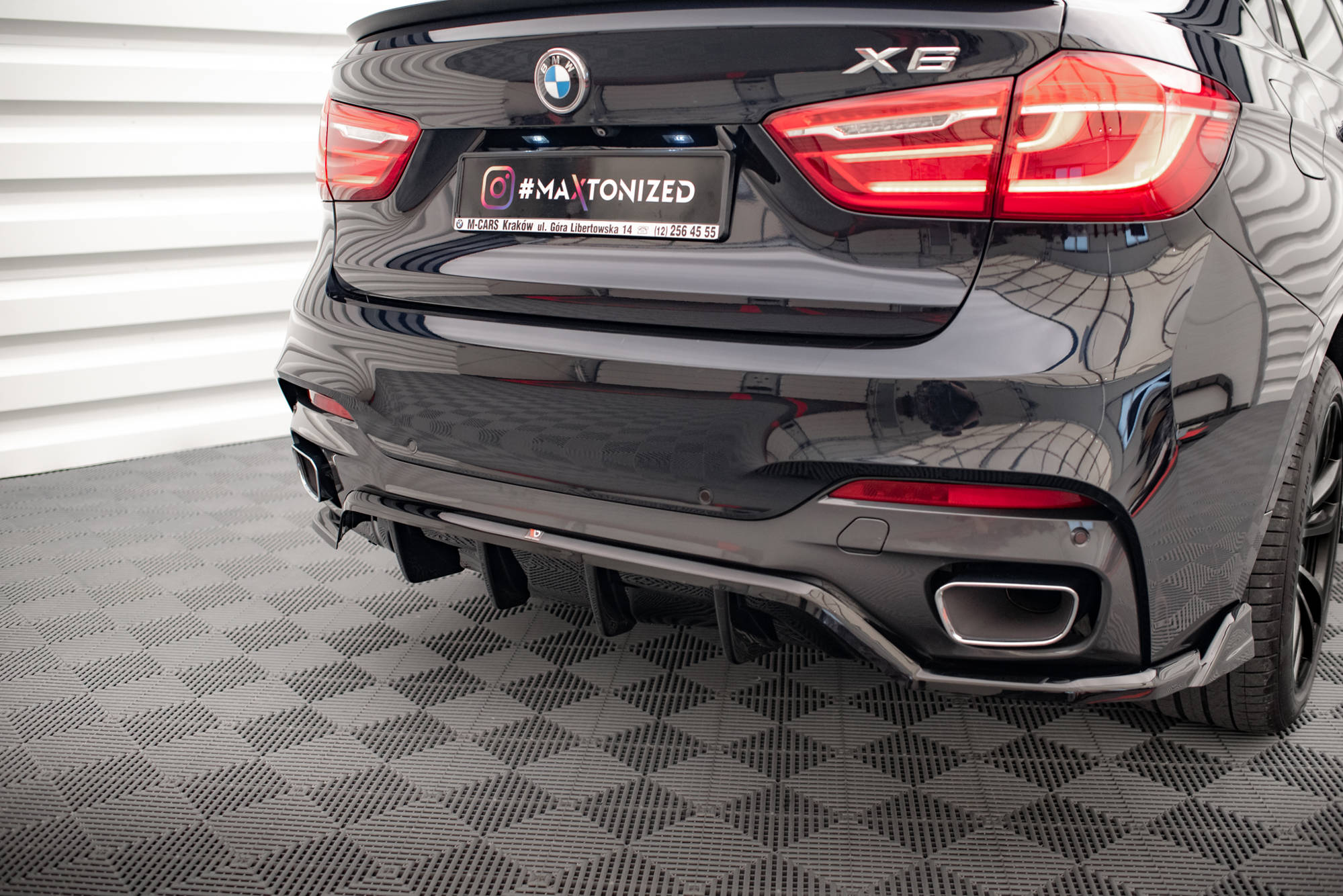 Central Rear Splitter (Vertical Bars) BMW X6 M Sport F16 - 4