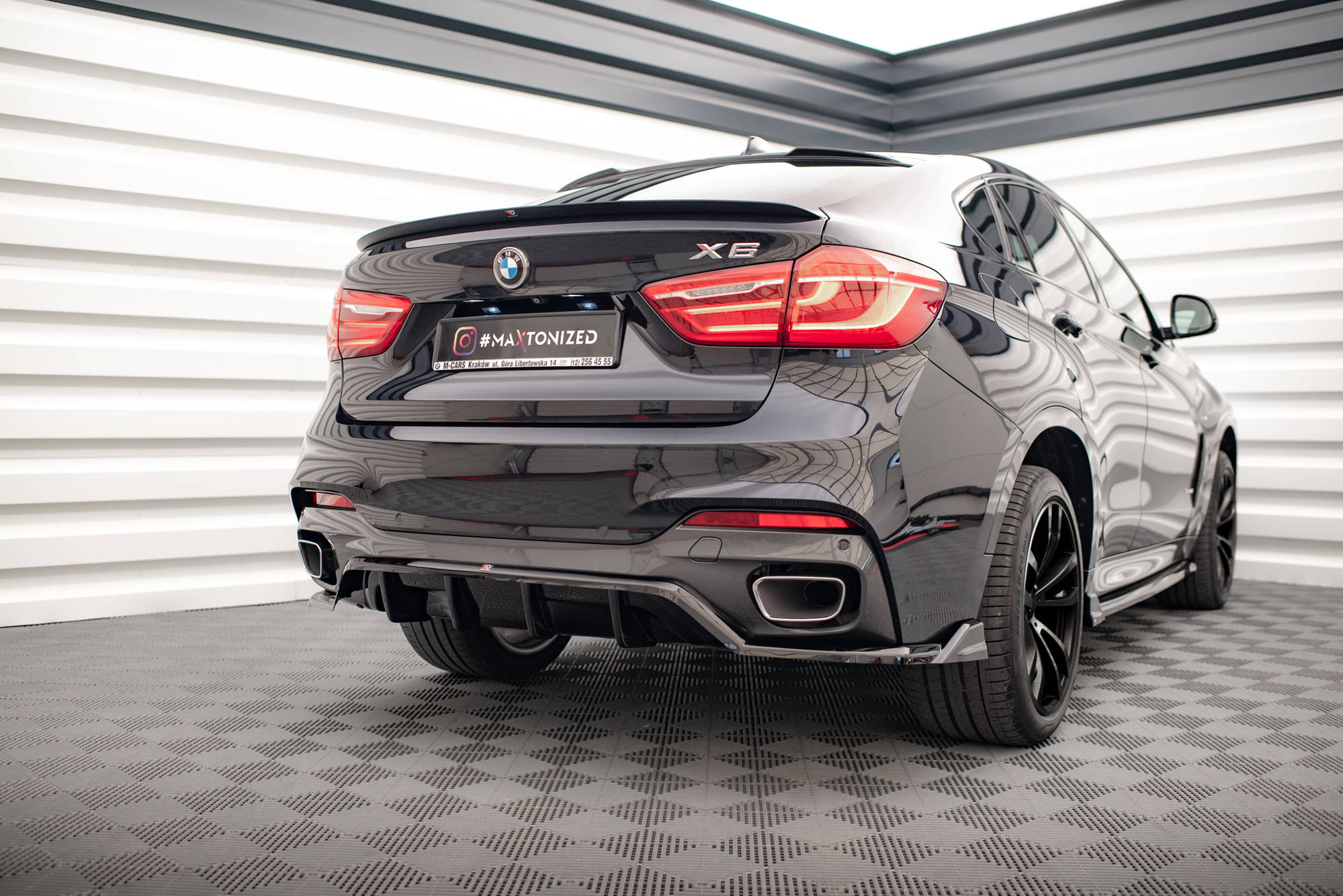 Central Rear Splitter (Vertical Bars) BMW X6 M Sport F16 - 5