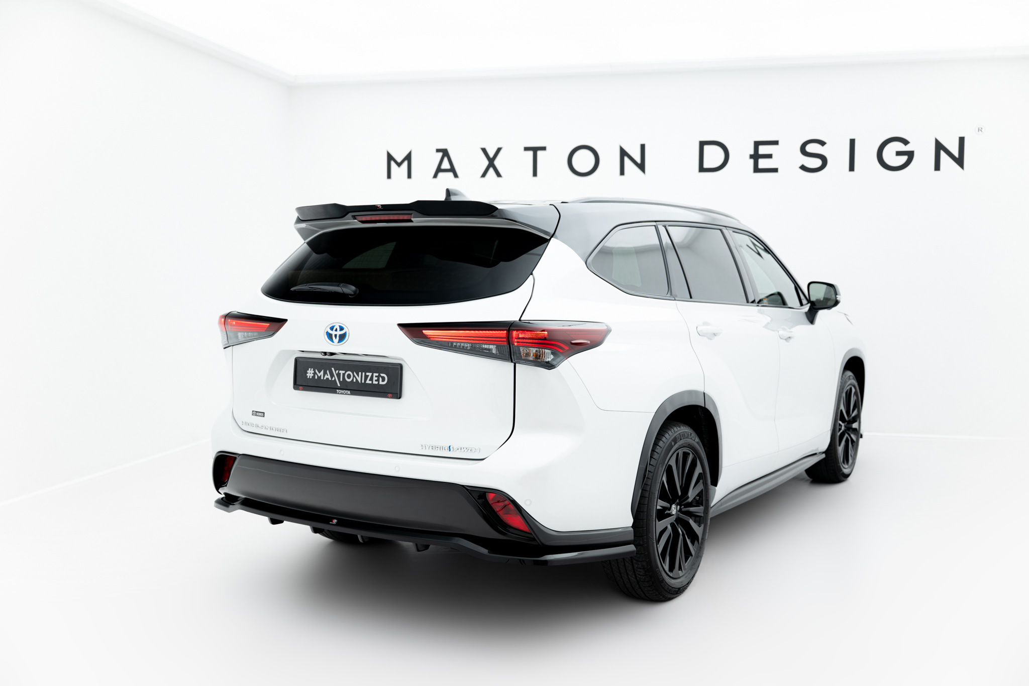 REAR SPLITTER (WITH VERTICAL BARS) SUITABLE FOR TOYOTA HIGHLANDER MK4 – MAXTON DESIGN