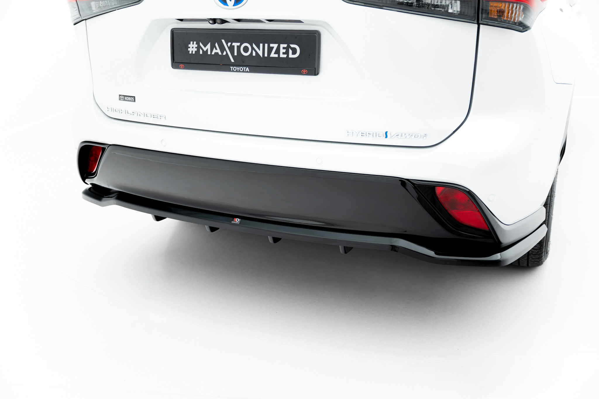 REAR SPLITTER (WITH VERTICAL BARS) SUITABLE FOR TOYOTA HIGHLANDER MK4 – MAXTON DESIGN - 3