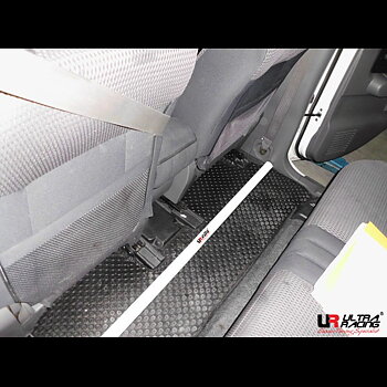 NISSAN CUBE Z11 1.5 02-08 ULTRARACING 2P ROOMBAR
