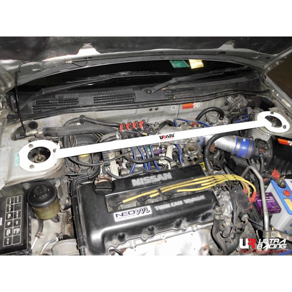 NISSAN PRIMERA 95-02 P11 ULTRARACING FRÄMRE ÖVRE FJÄDERBENSSTAG