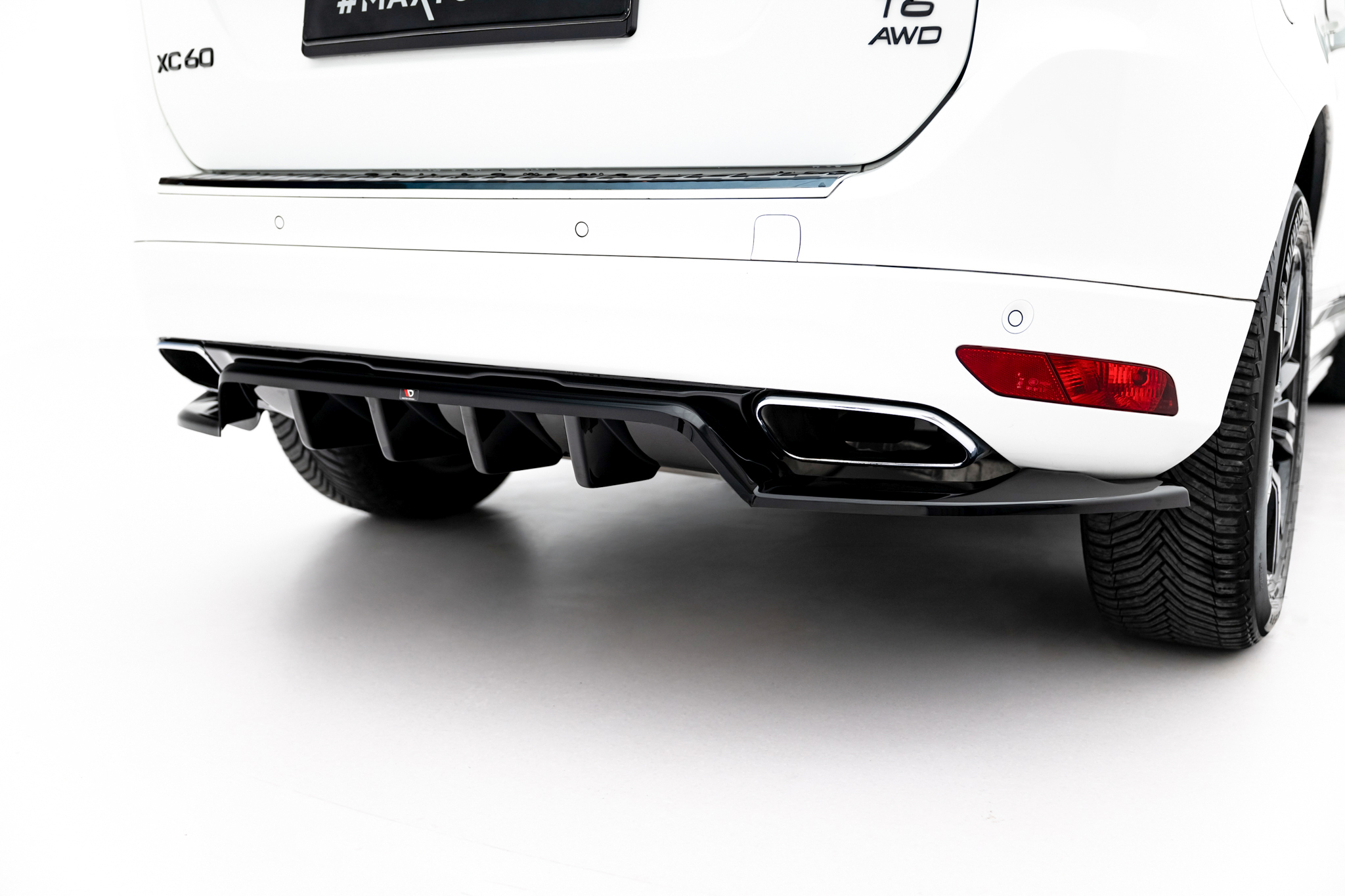 REAR SPLITTER (WITH VERTICAL BARS) SUITABLE FOR VOLVO XC60 MK1 FACELIFT – MAXTON DESIGN