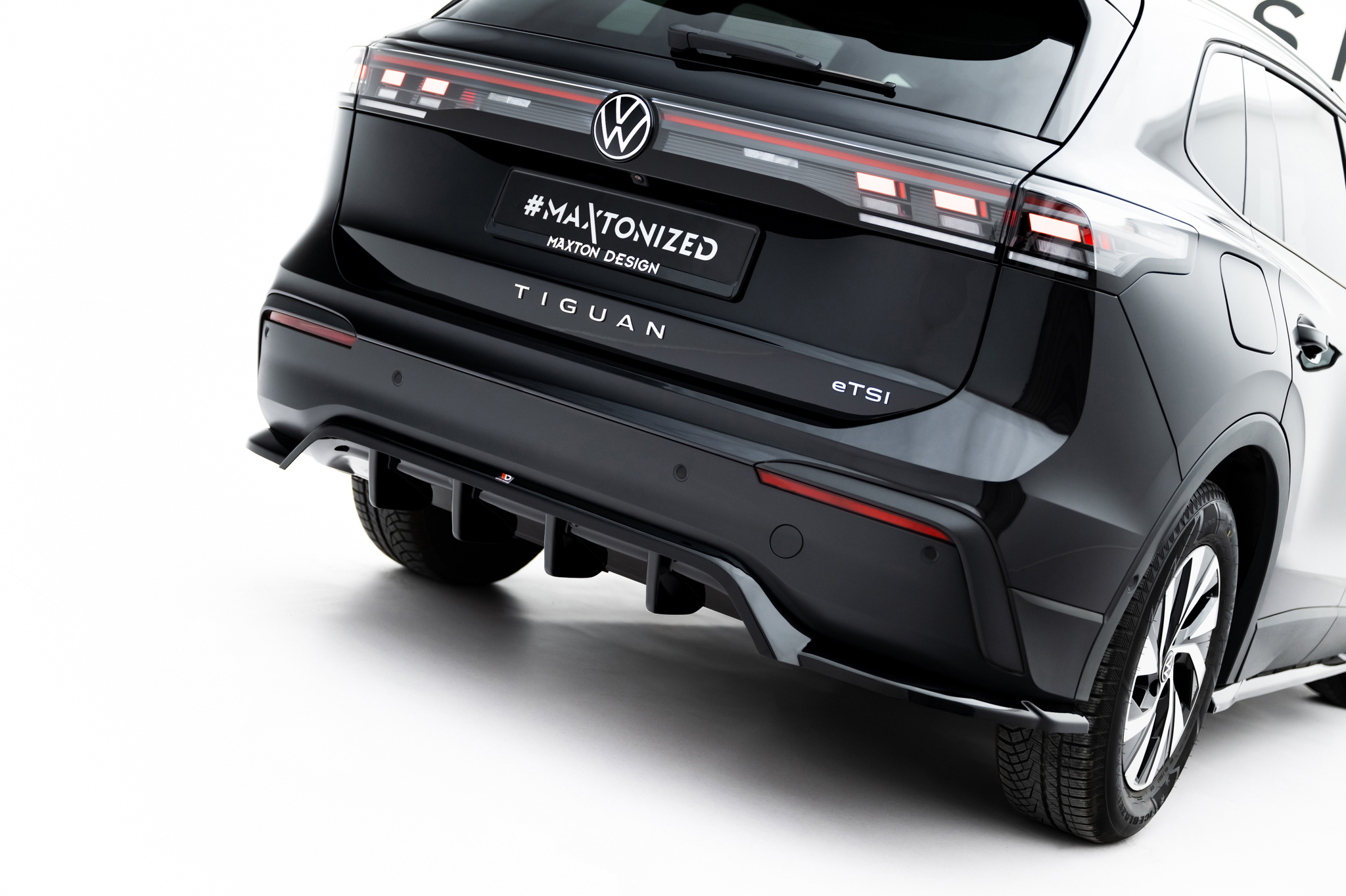 REAR SPLITTER (WITH VERTICAL BARS) SUITABLE FOR VOLKSWAGEN TIGUAN MK3 – MAXTON DESIGN - 3