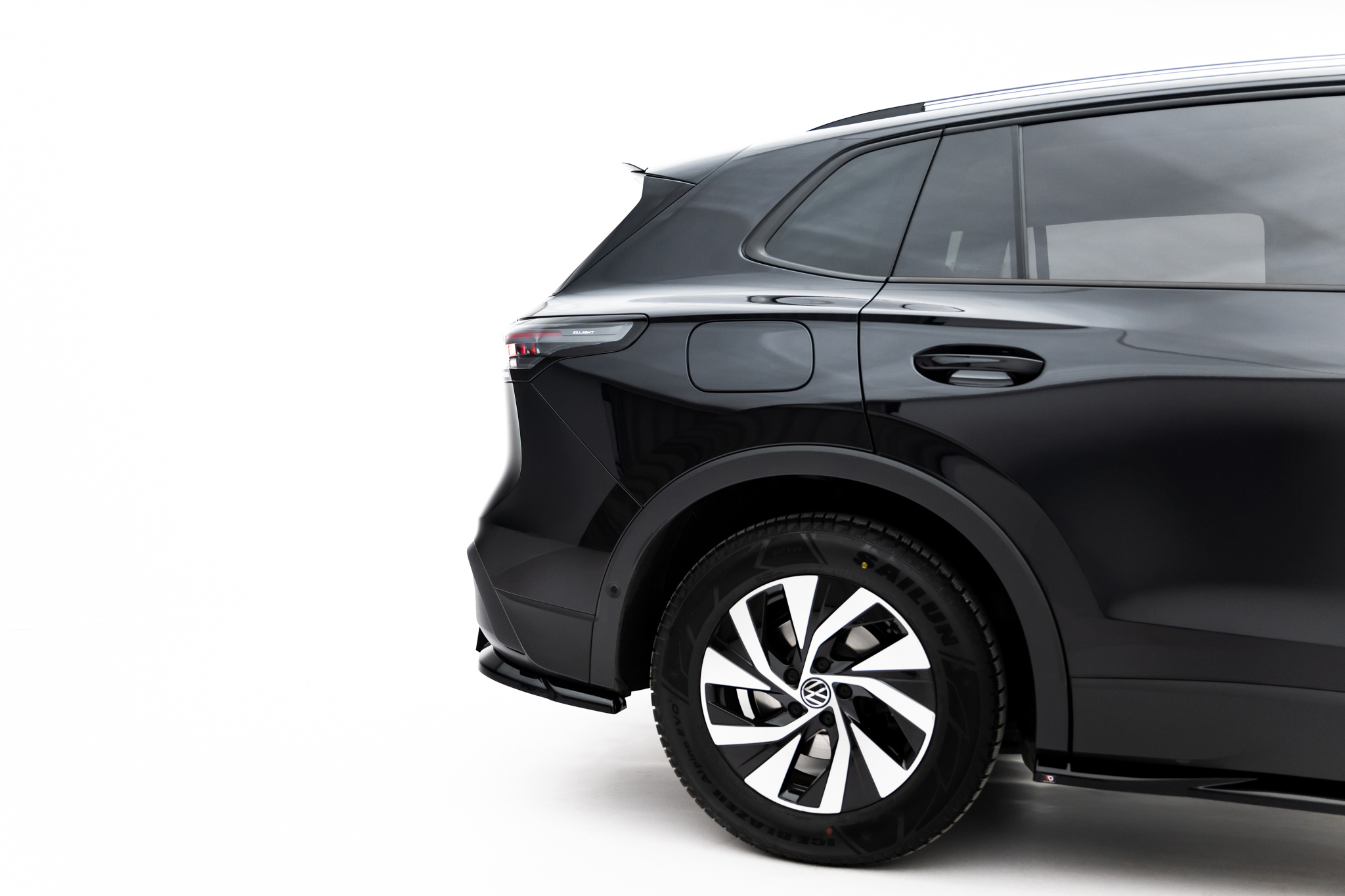 REAR SPLITTER (WITH VERTICAL BARS) SUITABLE FOR VOLKSWAGEN TIGUAN MK3 – MAXTON DESIGN