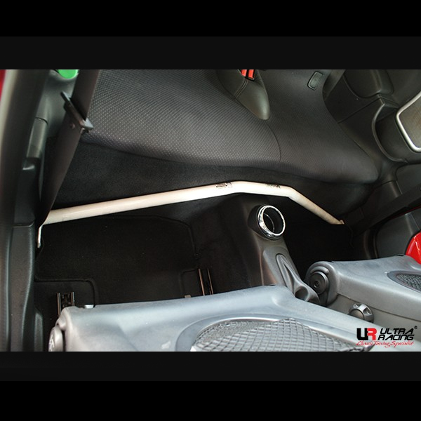 MINI COOPER (S) R53 01-06 ULTRARACING 2P ROOMBAR 2168
