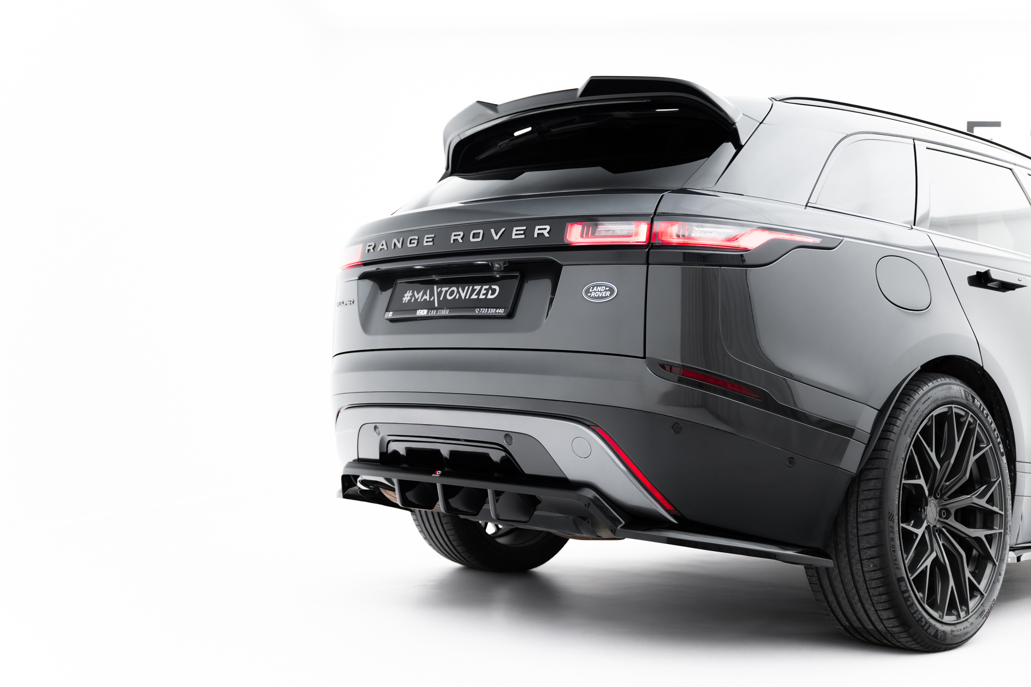 REAR SPLITTER (WITH VERTICAL BARS) V.2 SUITABLE FOR LAND ROVER RANGE ROVER VELAR R-DYNAMIC MK1 – MAXTON DESIGN