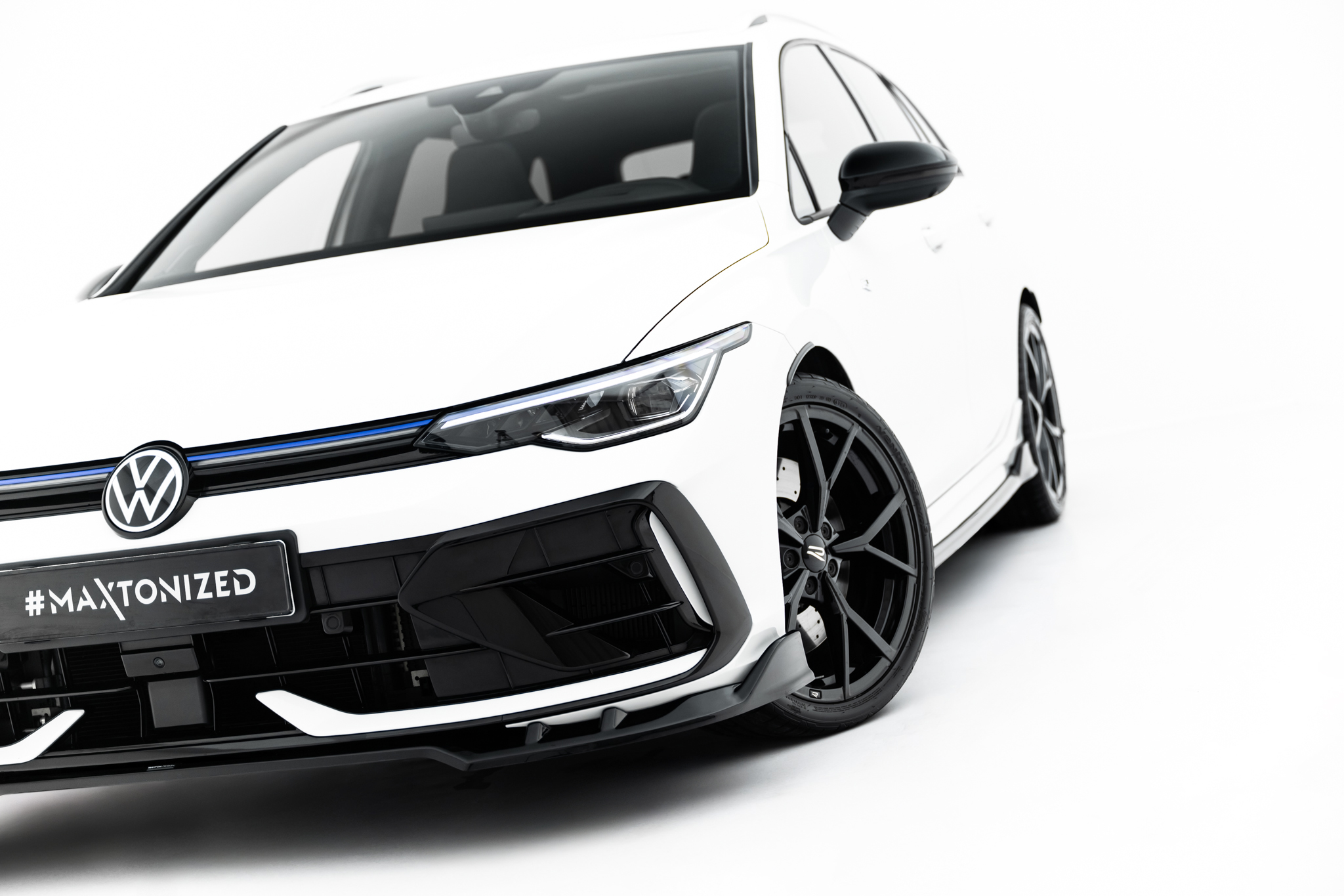 FRONTLÄPP V.1 TILL VOLKSWAGEN GOLF R VARIANT MK8 FACELIFT – MAXTON DESIGN - 4